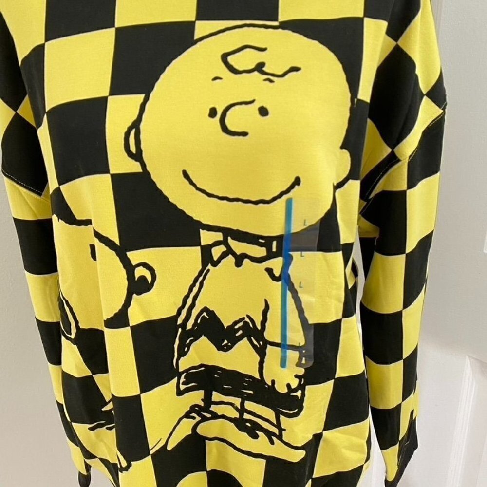 Peanuts Snoopy Charlie Brown Cozy Graphic Sweatshirt Yellow Check Sizes M/ L - Picture 9 of 10